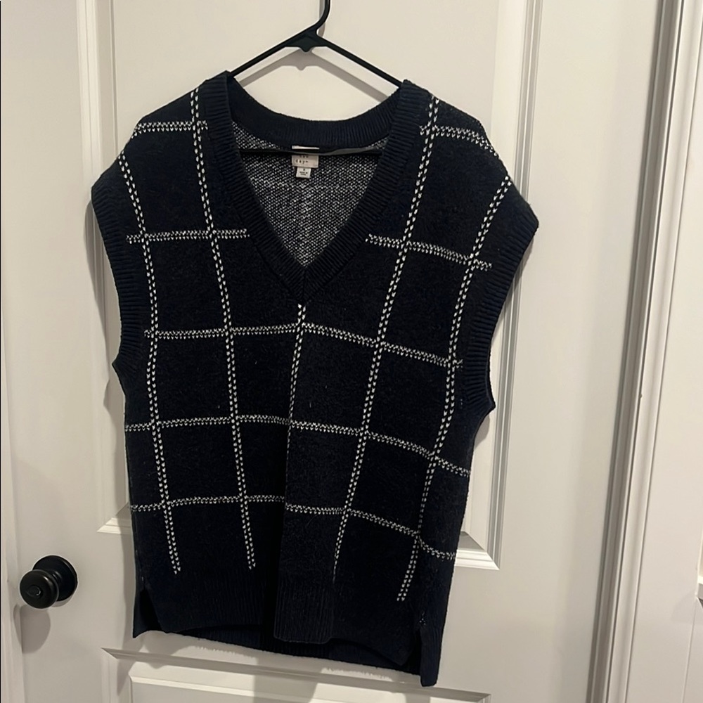 A New Day V-Neck Sweater in White and Blue